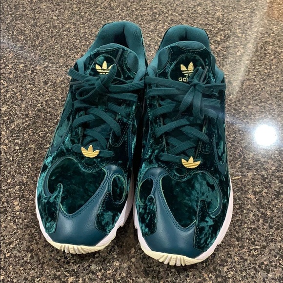 🔴NEW Mens Adidas velvet yung 1 size 11 - Picture 4 of 5